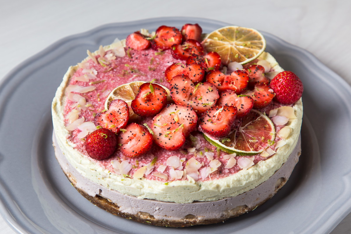Fit deser: owocowe ciasto bez pieczenia
