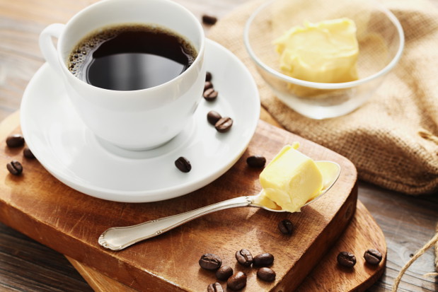 Bulletproof coffee, czyli kawa z olejem kokosowym