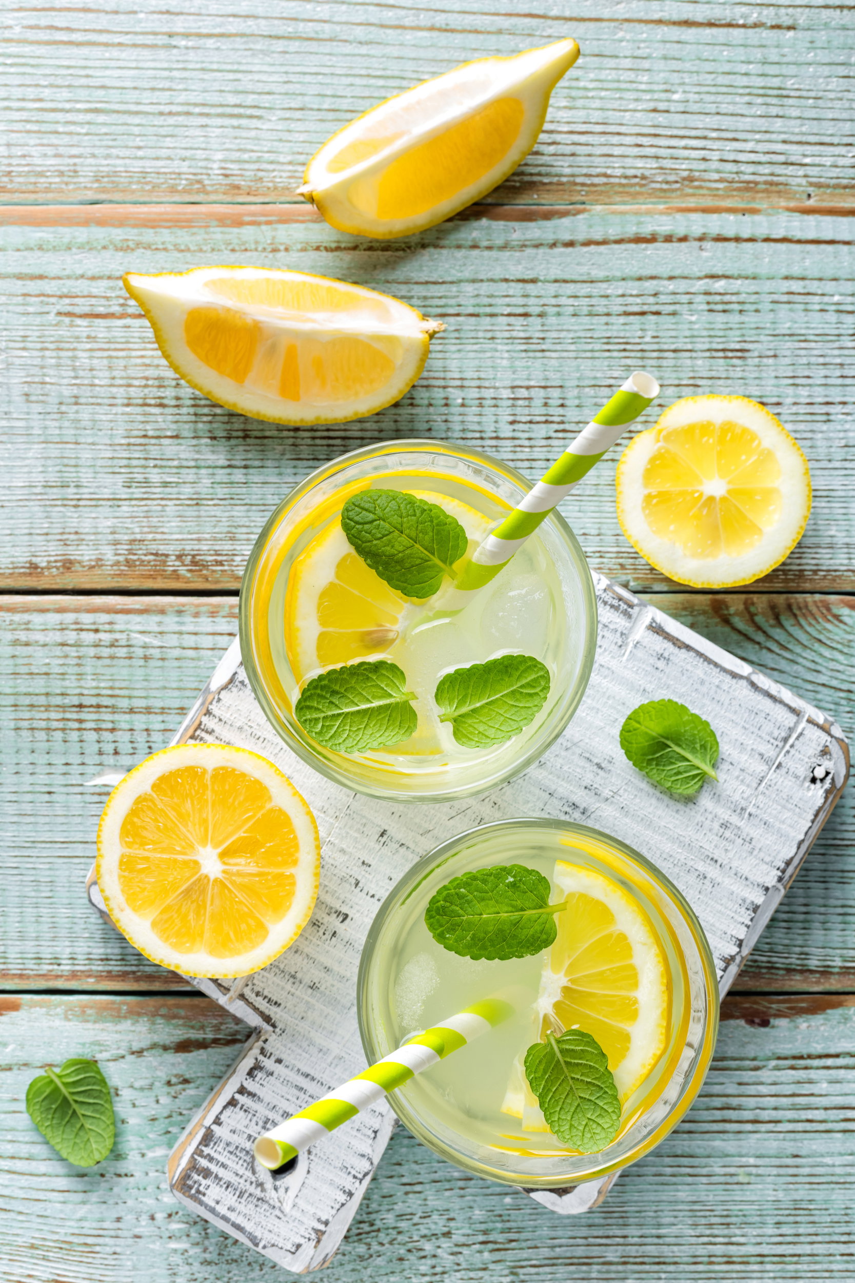 Lemoniada - przepis na napój bez cukru, fot. Fotolia