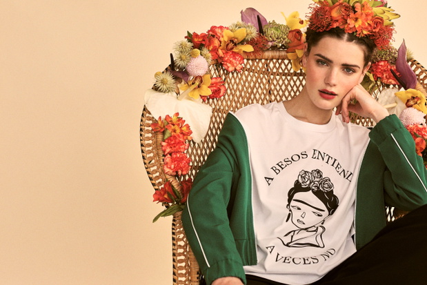 t-shirt-stradivarius-z-frida-kahlo-3ecb8f2