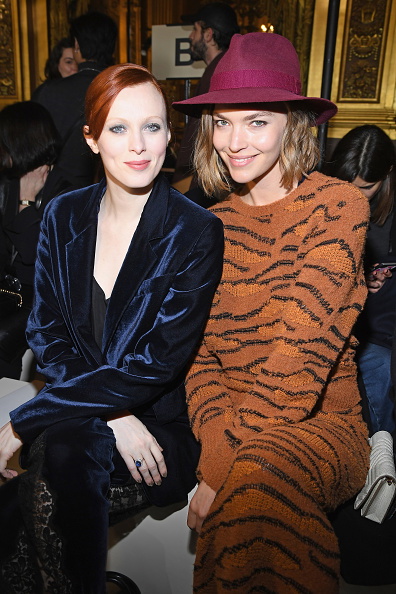karen-elson-i-arizona-muse-na-pokazie-stella-mccartney-jesien-zima-2018-2019-31d85bc