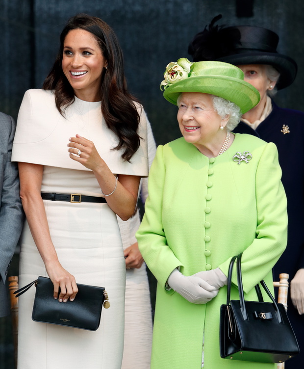 meghan-markle-i-krolowa-elzbieta-ii-podczas-wizyty-w-chesire-14-06-201810-0637b3f