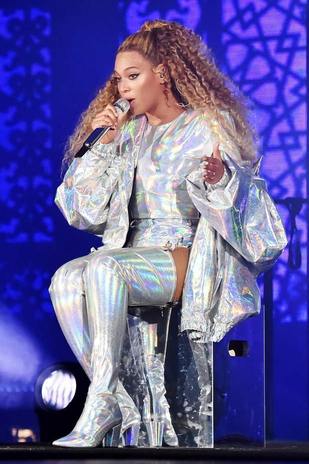 kostiumy-sceniczne-beyonce-na-koncertach-on-the-run-ii-tour-984ba1b