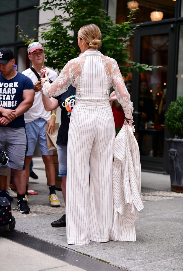 blake-lively-promuje-film-a-simple-favor-w-nowym-jorku-18-08-20184-4a891b8