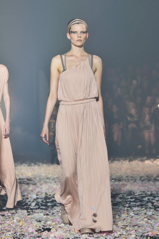 pokaz-dior-ss1924-fb8bd82