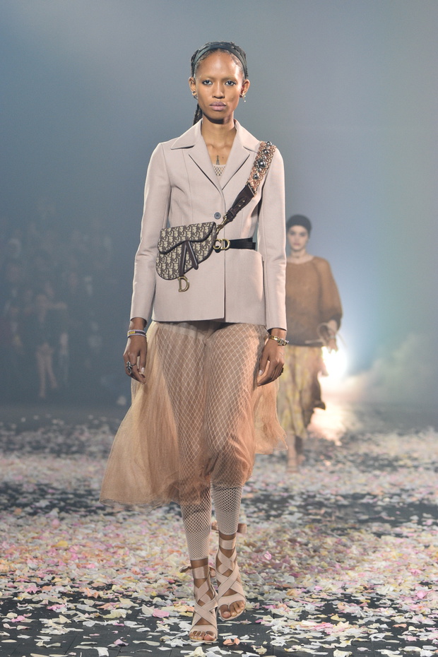 pokaz-dior-ss1911-99cd65a