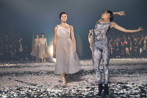 pokaz-dior-ss1933-0cbb997