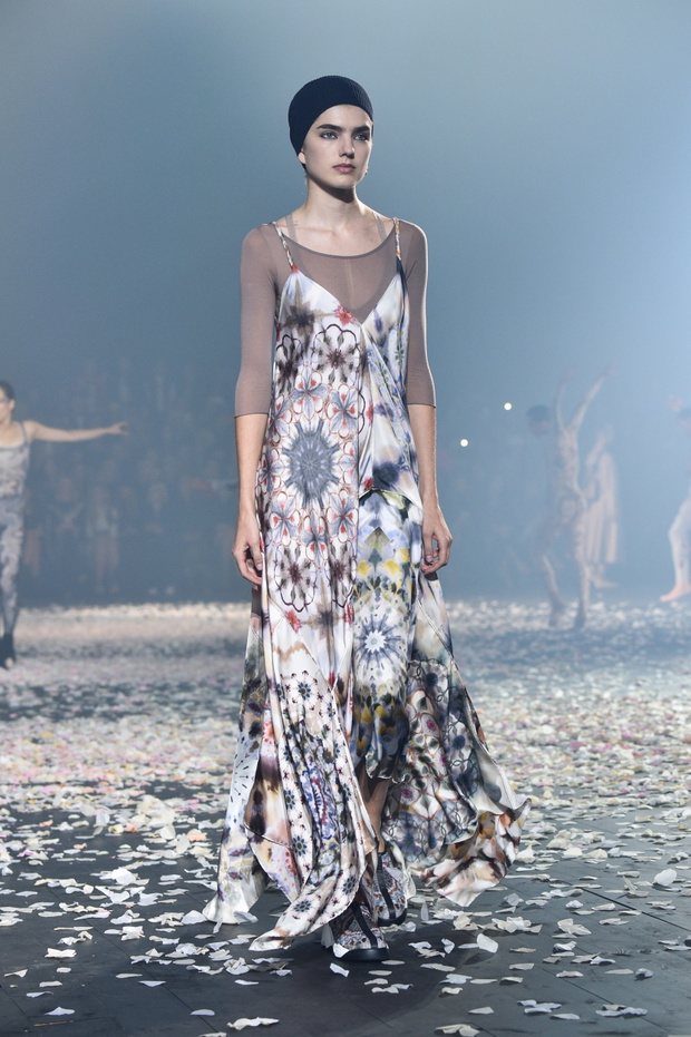 pokaz-dior-ss1935-f7a4fae