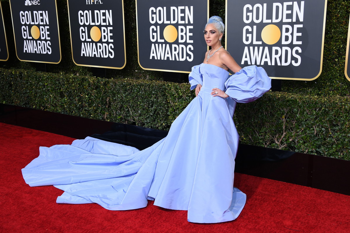 Złote Globy 2019: Lady Gaga w sukni Valentino
