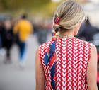 apaszka na włosach - street fashion
