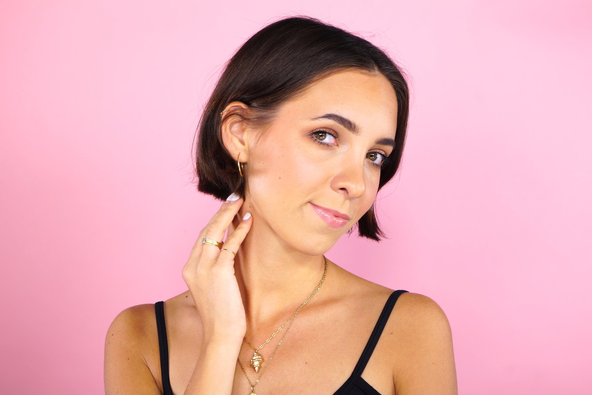 Emily Ratajkowski - makeup tutorial