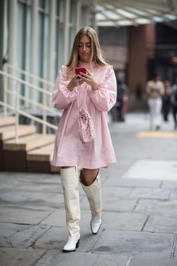 Street Style - New York Fashion Week September 2018 - Day 8