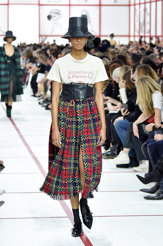 pokaz-dior-aw194-a92523e