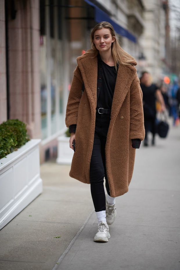 Street Style - New York Fashion Week February 2019 - Day 1