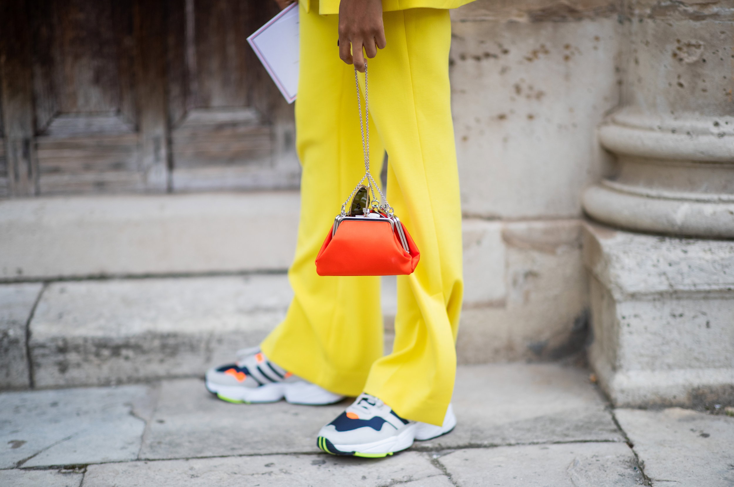 żółty garnitur - street fashion