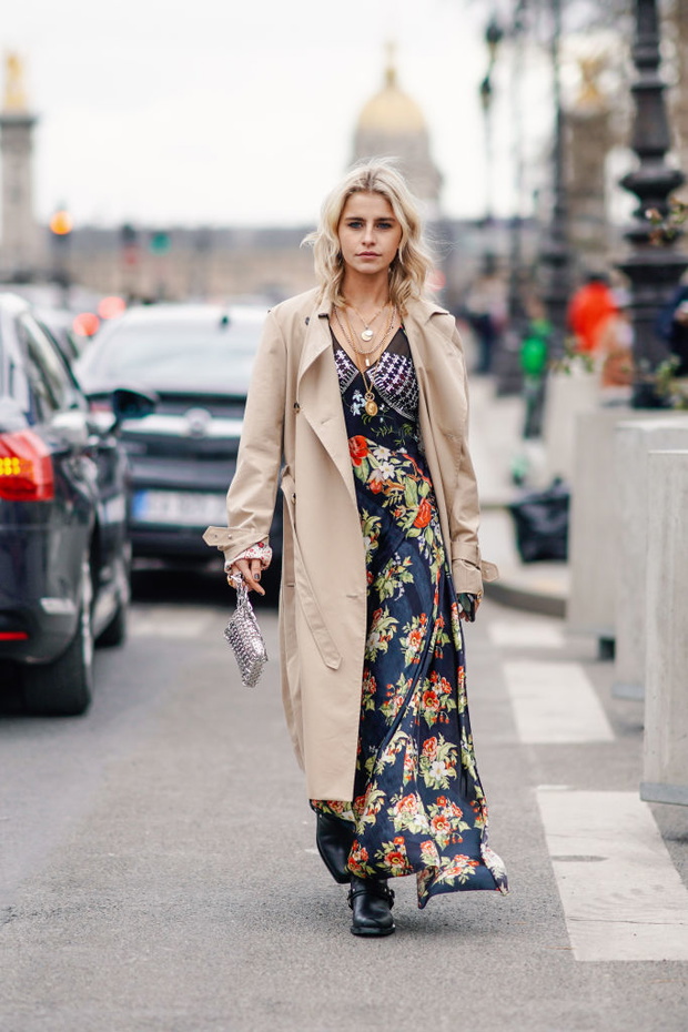 Street Style - Paris Fashion Week Womenswear Fall/Winter 2019/2020 : Day Four
