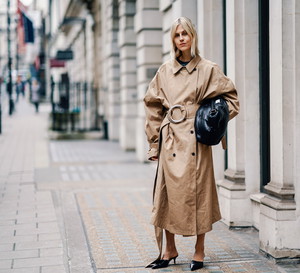 modny trencz - street fashion