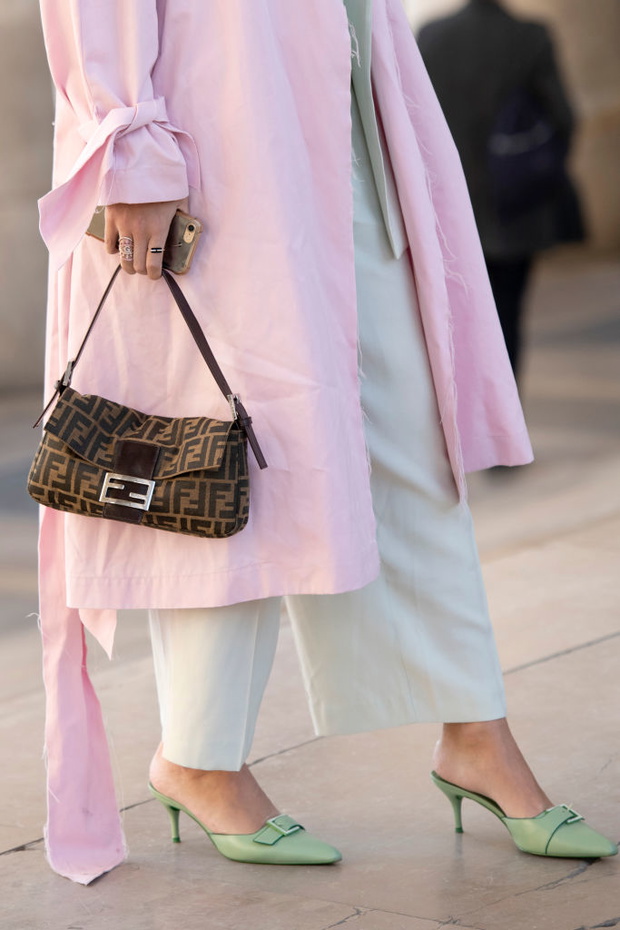 Street Style - Paris Fashion Week Womenswear Fall/Winter 2019/2020 : Day Three