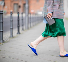 street fashion - modne klapki mule