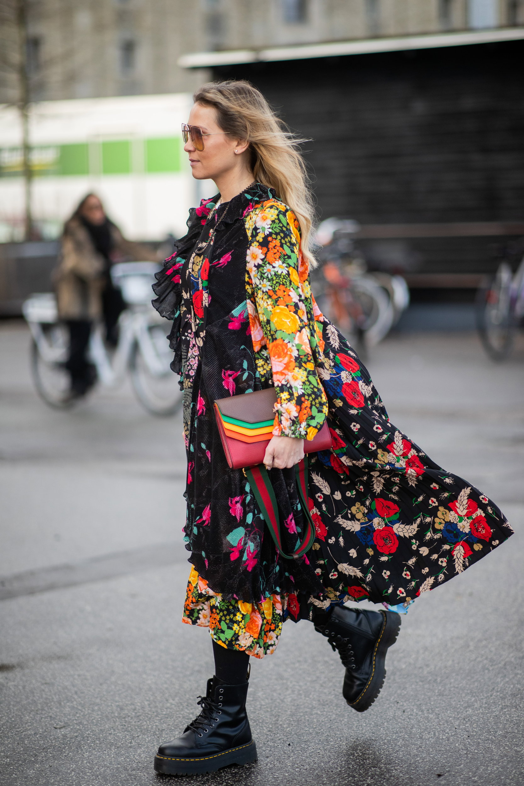 Jesienne sukienki - street fashion