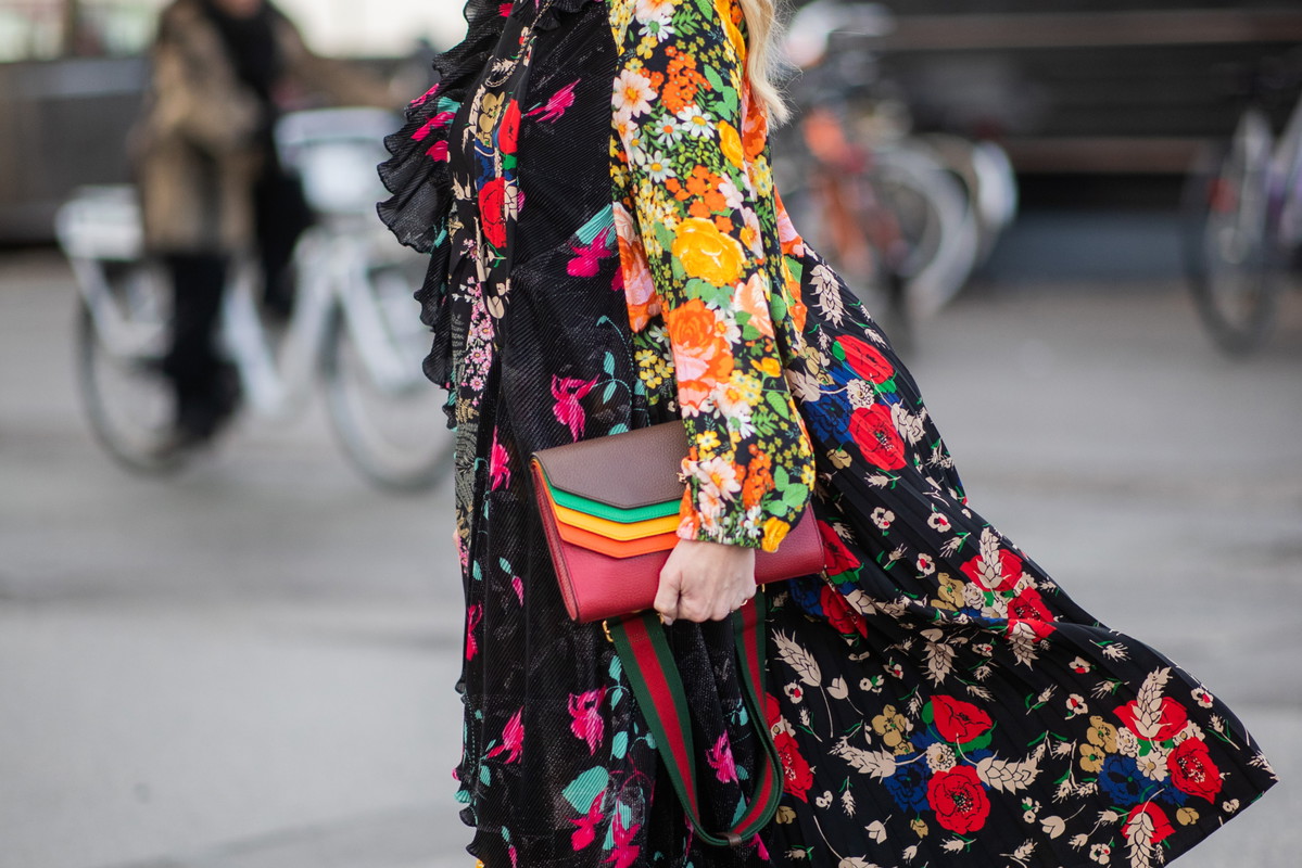 Jesienne sukienki - street fashion