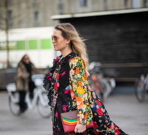 Jesienne sukienki - street fashion