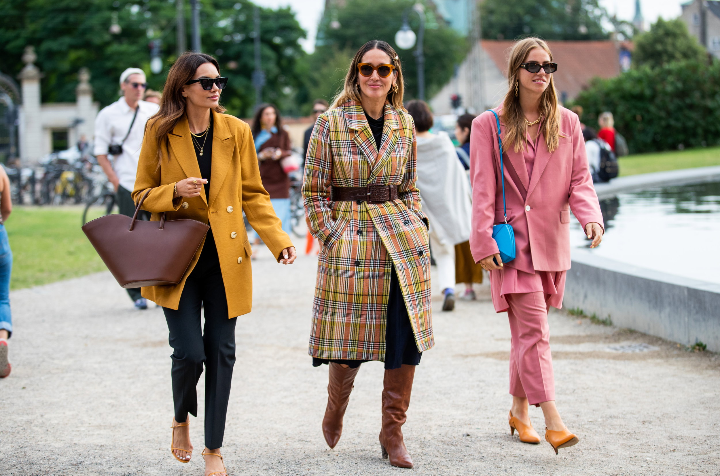 Płaszcze na jesień 2019 - street fashion