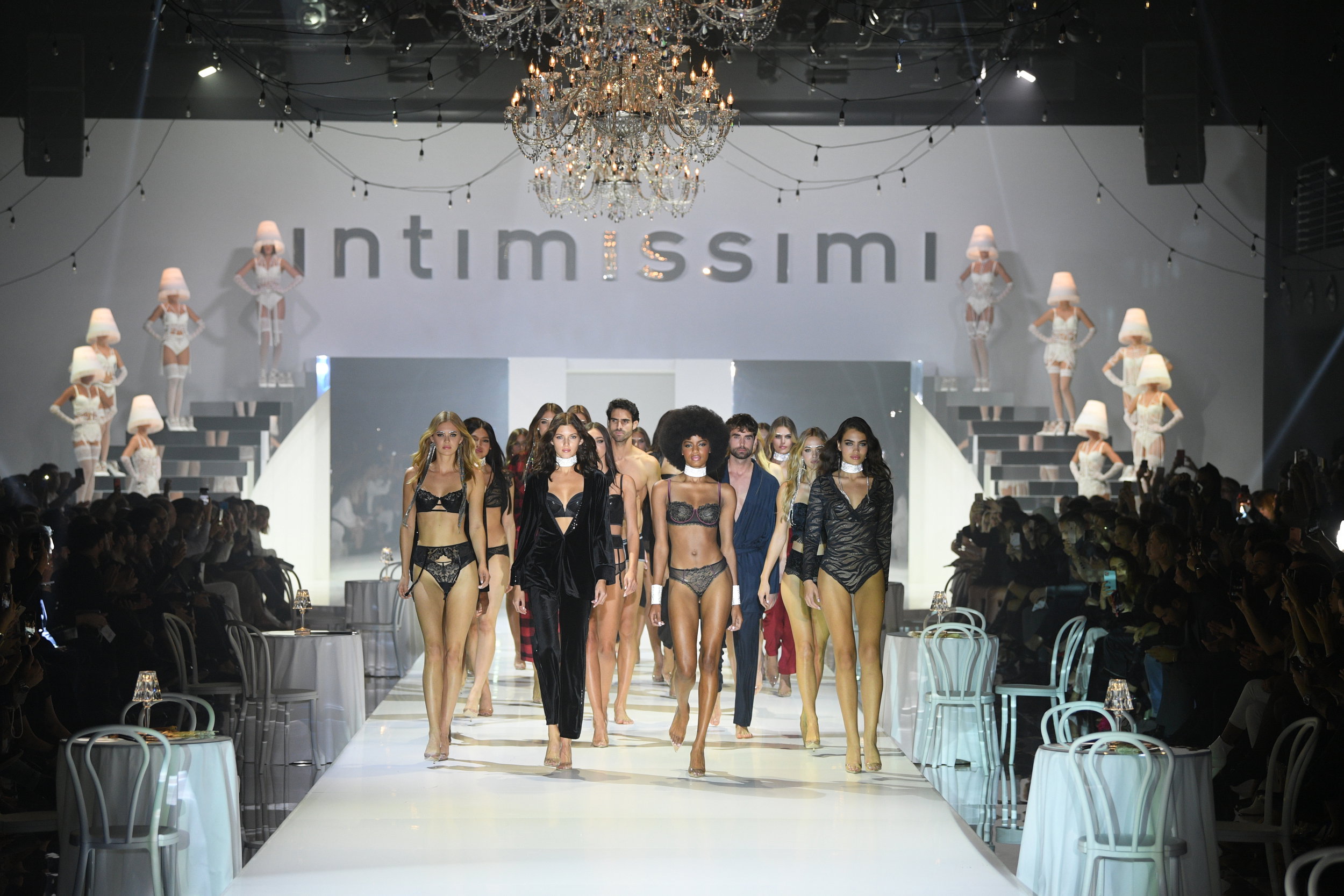 Intimissimi "White Cabaret" - pokaz kolekcji w Weronie, jesień-zima 2019/2020