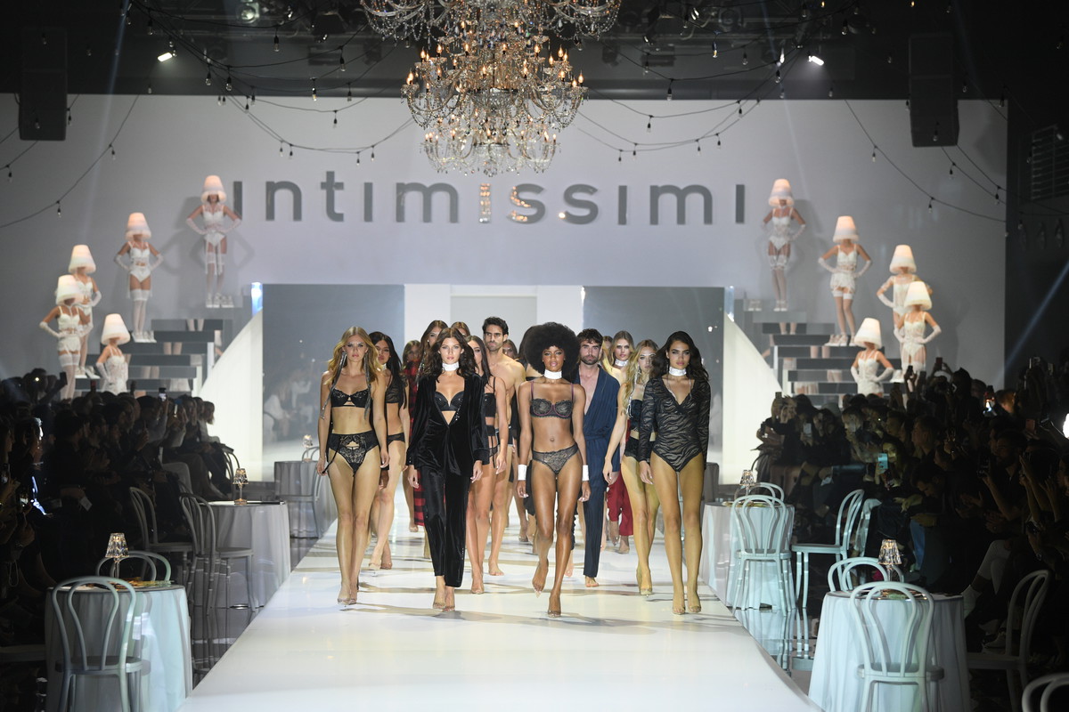 Intimissimi "White Cabaret" - pokaz kolekcji w Weronie, jesień-zima 2019/2020