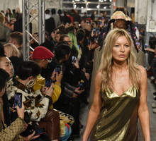 "Kate Moss" na pokazie Vetements