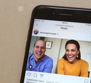 Kate Middleton i Książę William podczas wideokonferencji z pracownikami Casterton Primary Academy.