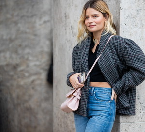 listonoszka w rozmiarze S: street fashion