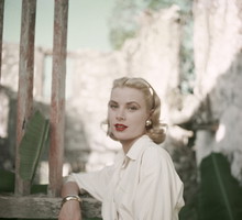 Jak w 4 krokach stworzyć stylizację à la Grace Kelly? Pokochają ją miłośniczki lat 50.