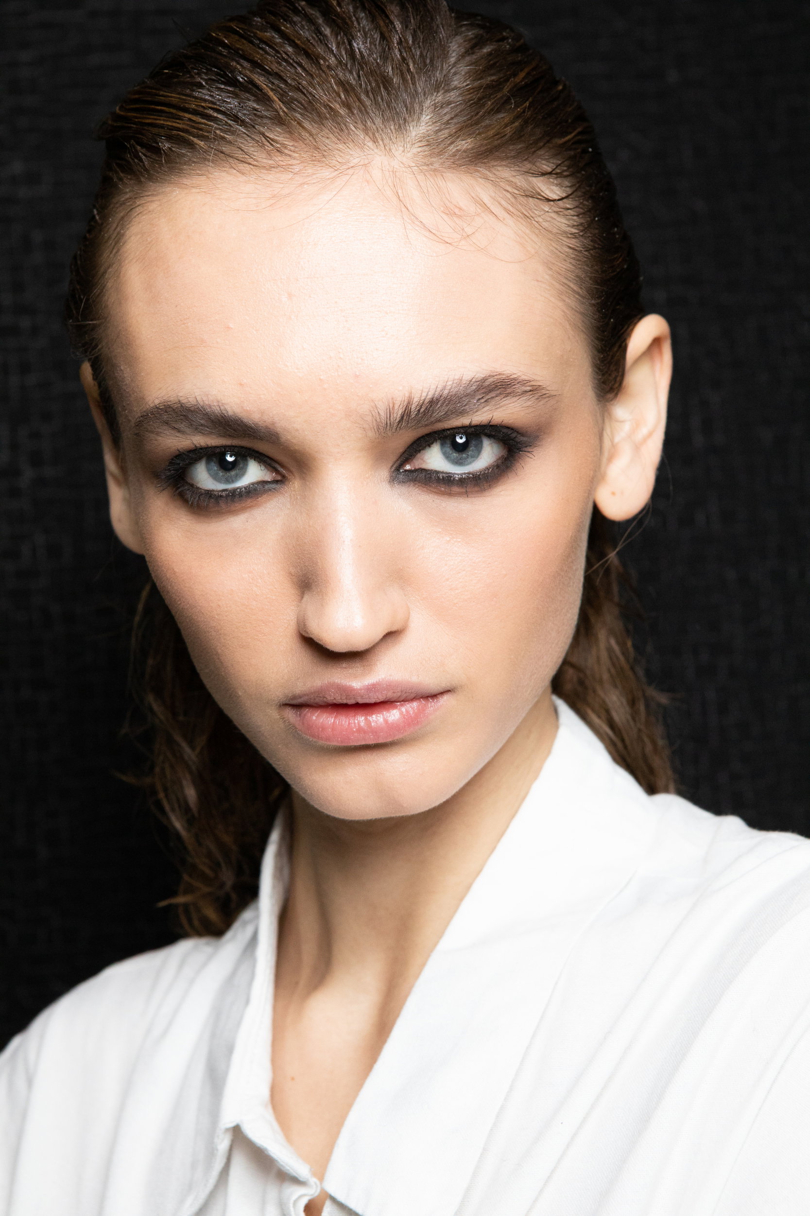 Makijaż wieczorowy: smokey eyes
