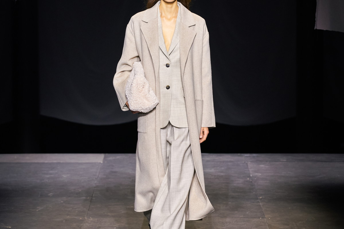 Pokaz COS na London Fashion Week wiosna-lato 2022