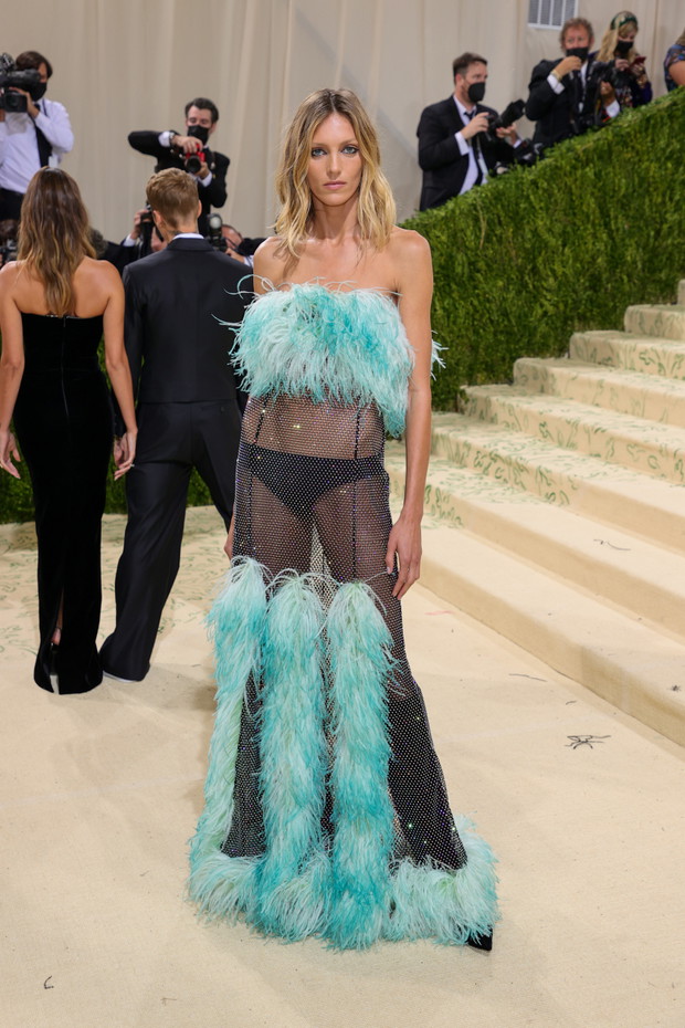 Stylizacje Met Gala 2021: suknie gwiazd