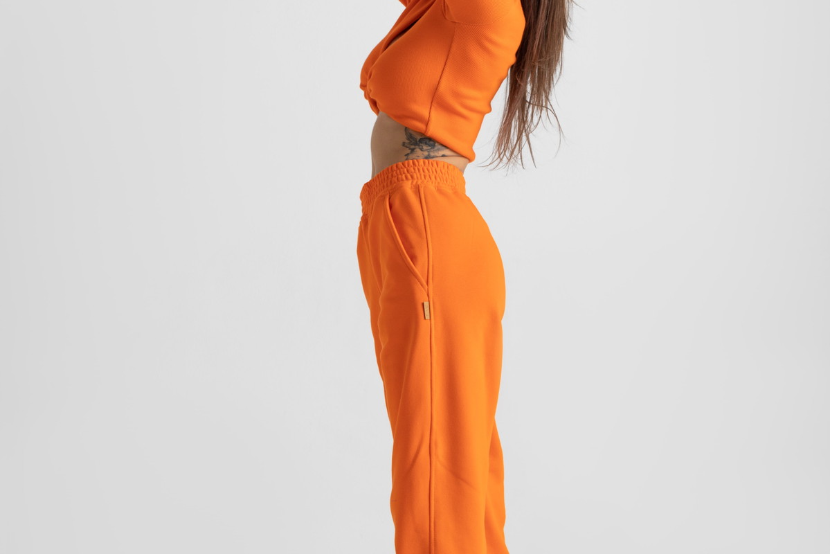 Chiara Wear na wiosnę 2022: Orange is the new black