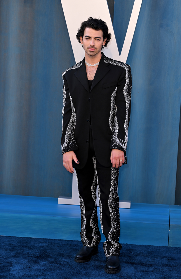 joe-jonas-vanity-fair-oscar-afterparty-6666a5a