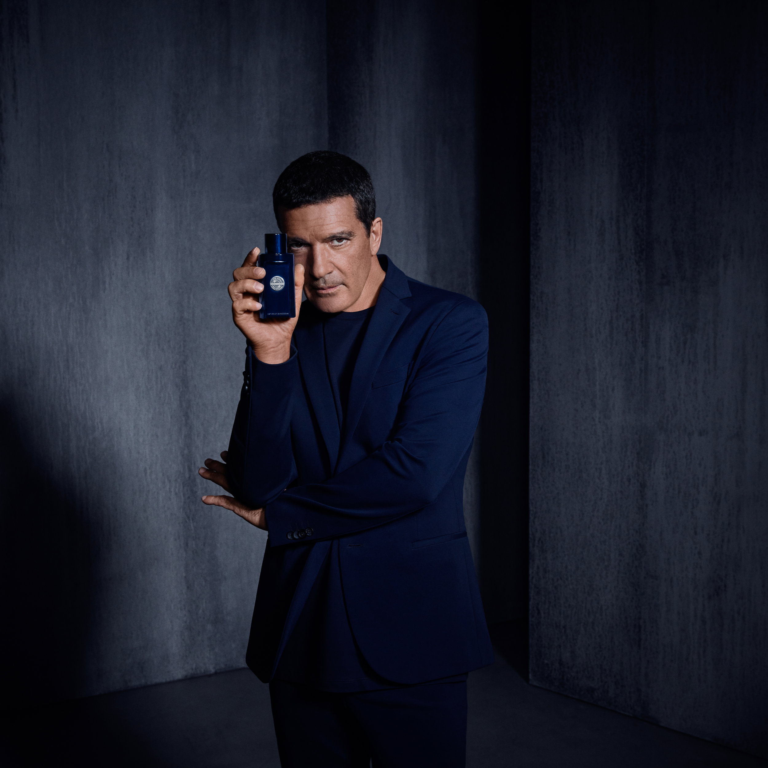 Antonio Banderas dla ELLE MAN: Szukam czegoś więcej niż superbohaterów
