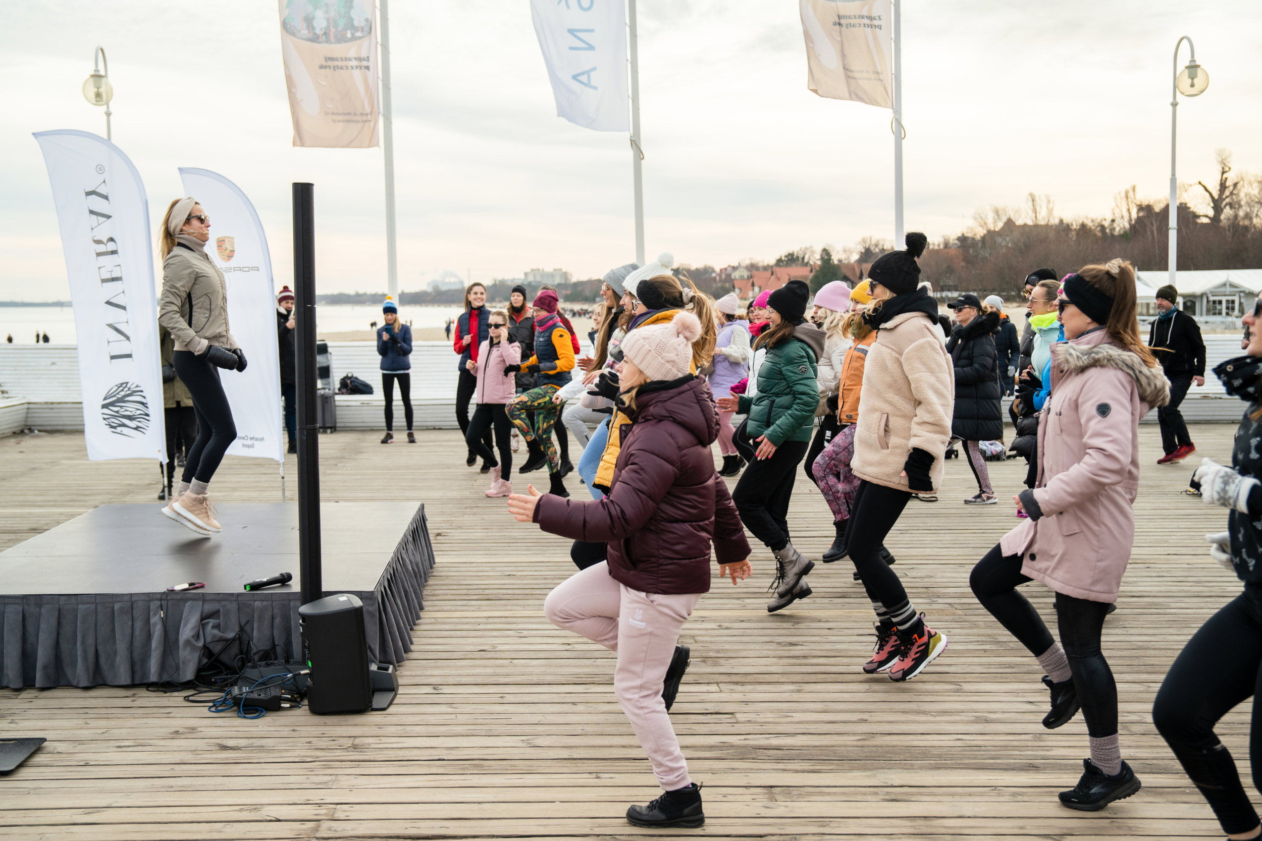 Joga na molo z Olą Żelazo i Porsche Centrum Sopot