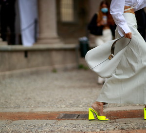 Milan street fashion S22