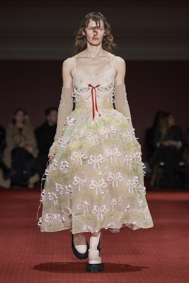 Simone Rocha jesień-zima 2023/2023