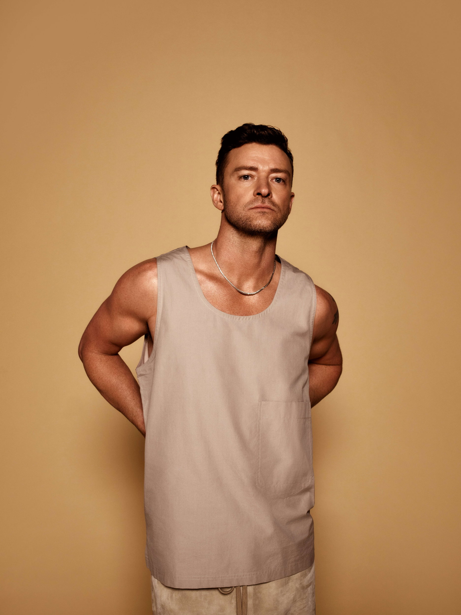 Pamiętacie, jak Justin Timberlake pozował w jeansowym total looku z Britney Sperars? Już tak nie wygląda! Mamy zdjęcia promujące nowy album artysty