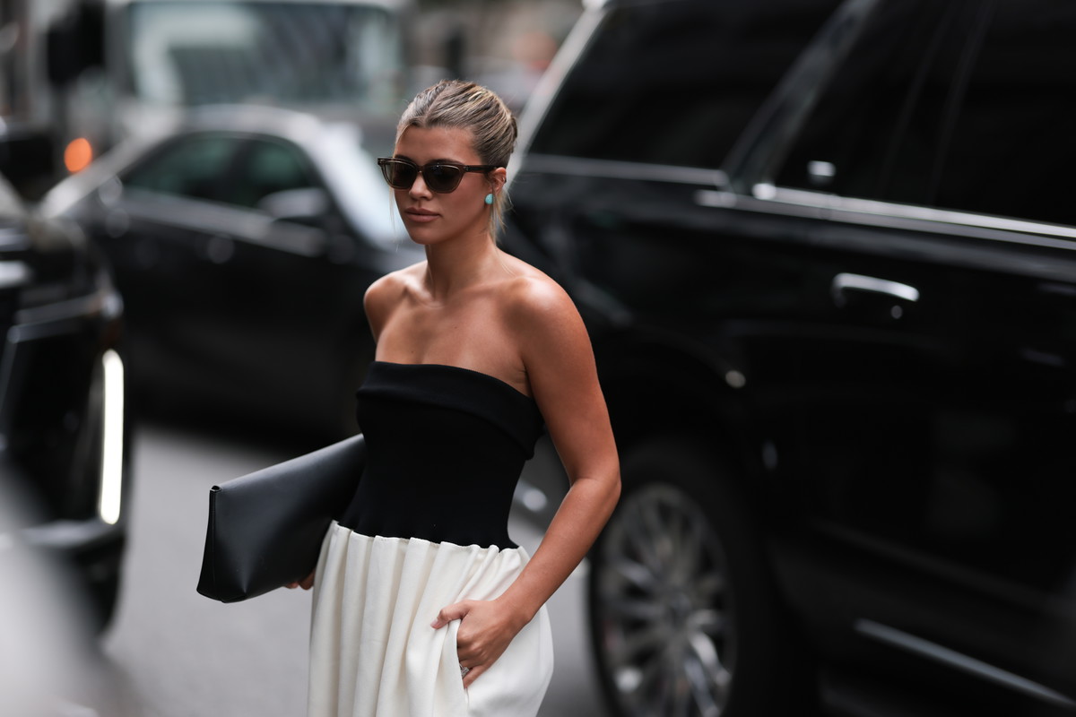 Czy Sofia Richie zostanie nową ikoną mody ciążowej? Królowa quiet luxury zmienia styl w swojej pierwszej stylizacji z widocznym brzuszkiem