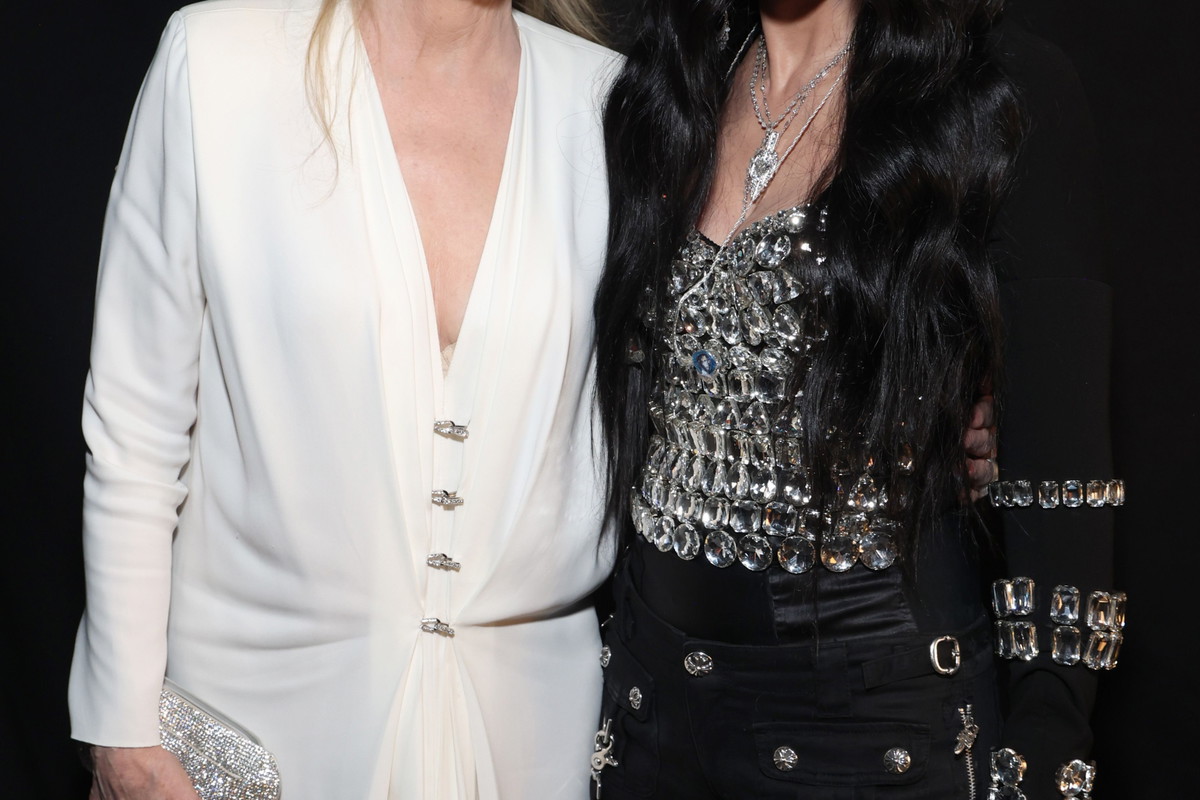 Meryl Streep i Cher w kontrastowych stylizacjach