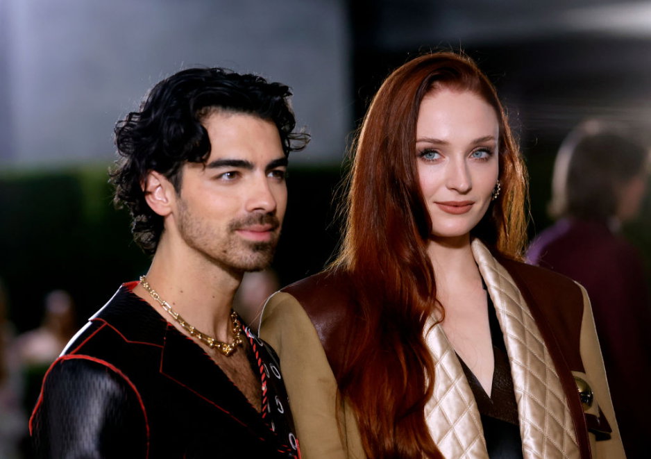 Sophie Turner przerwała milczenie i po raz pierwszy opowiedziała o rozstaniu z Joe Jonasem. “Najgorsze dni w moim życiu”