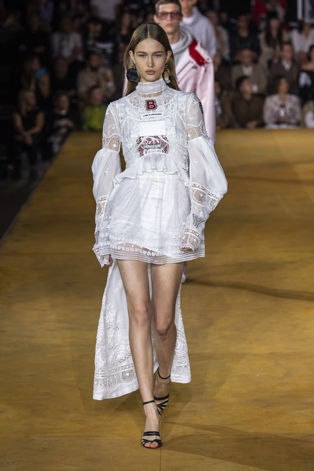 Pokaz Burberry SS20