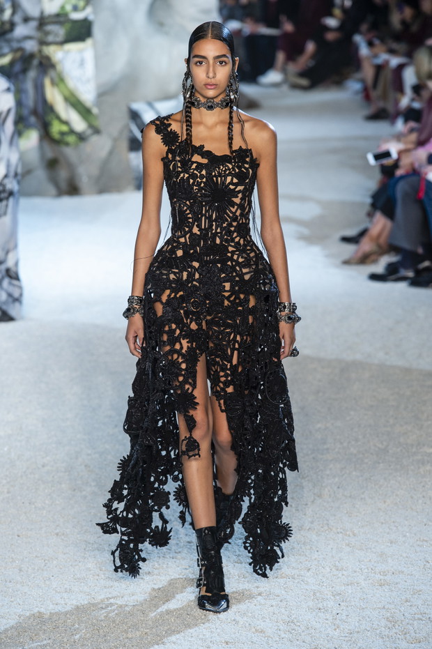 Pokaz Alexander McQueen SS19
