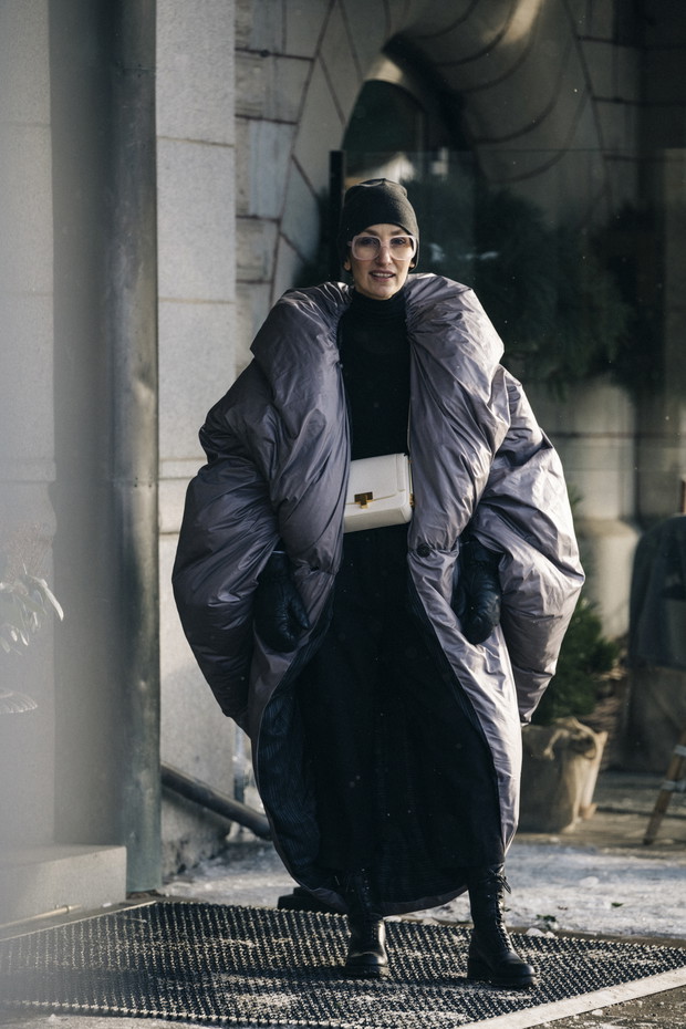 Skandynawski styl: stylizacje ze Sztokholm Fashion Week jesień-zima 2021/2022