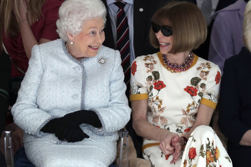 Królowa Elżbieta II i Anna Wintour